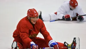 Александр Овечкин пообедал с девочкой с синдром Дауна