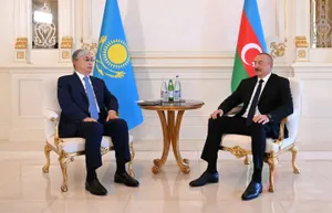 Касым-Жомарт Токаев провел встречу с Ильхамом Алиевым