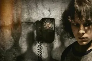 Вышел тизер хоррора «Черный телефон-2»