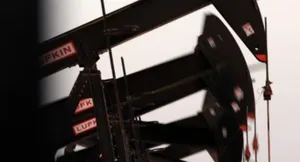 Нефть катастрофически упала в цене. Национальные компании заявляют об убытках