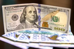 Доллар продолжает падать