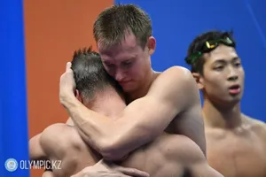 «Я безумно горд своей командой»: казахстанские пловцы прокомментировали свой успех на Азиаде