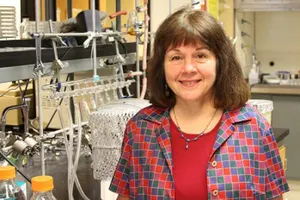 Микробы «научились» делать из травы дешевое топливо