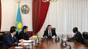 Аскар Мамин встретился с представителями ЕБРР и Всемирного банка
