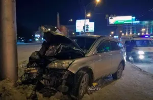 В Новосибирске автомобиль въехал в толпу