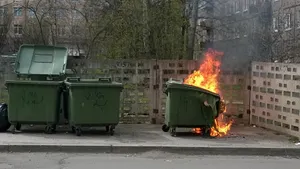 Мусорные контейнеры в знак протеста жгут в Западном Казахстане