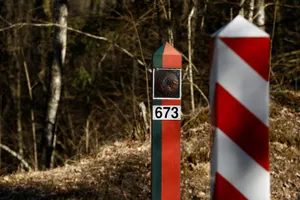 Польша отгородится стеной от Беларуси