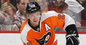 Капитан хоккейного клуба «Филадельфия» Клод Жиру вернулся на лед