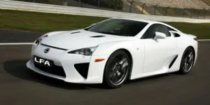 Lexus LFA второго поколения станет гибридомобилем