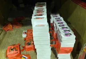 Смартфоны на 50 миллионов тенге пытались провести в Казахстан