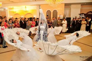 Национальную казахскую одежду представили в Кремле