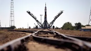 Рогозин планирует пригласить Маска и Безоса на Байконур