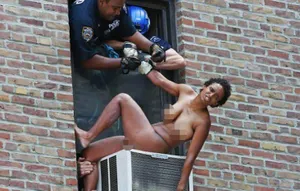 Кондиционер помешал обнаженной американке совершить самоубийство