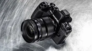 В Казахстане стала доступна новая камера Olympus OM-D E-M1