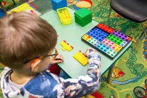 Вице-премьер Тугжанов рассказал о мерах поддержки детей с аутизмом