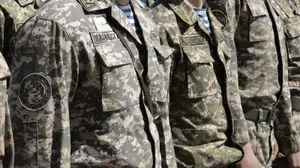 Қызметші қаруды тазалаған кезде қаза тапты: рота командирі мінсіздік пен өкілеттігін асыра пайдалануда айыпталды