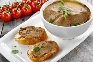 Чем может быть полезен паштет – диетолог