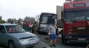 Автобус из Казахстана пострадал в ДТП в России