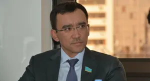 Должен ли Канат Бозумбаев подать в отставку?