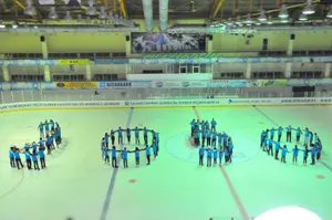 150 человек в честь послания президента провели флешмоб