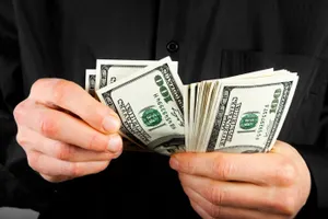 Курс доллара неуклонно идет вверх в Казахстане