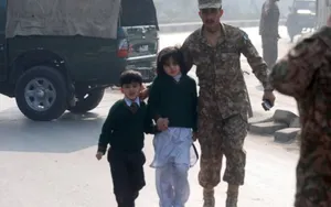 В Пакистане задержали подозреваемых в нападении на школу