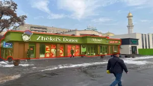 Здание с «Zheka's doner» и «Salam bro» снесли в Алматы
