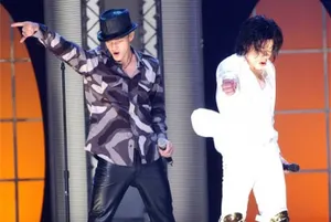 Сегодня поступает в продажу альбом Майкла Джексона Xscape