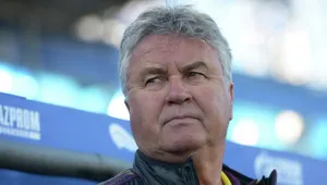 Гус Хиддинк покинул пост тренера «Анжи»