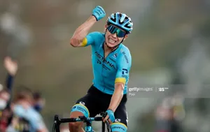 «Астана» расторгла контракт с лидером команды из-за причастности к допинг-скандалу