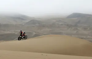 Молния угодила в словацкого мотогонщика во время ралли «Дакар»