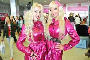 Карагандинская Барби устроила в Москве парад блондинок