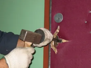 В Шымкенте взломщики вынесли золото на 1 млн тенге