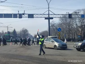 На усиленный вариант несения службы переведена полиция Алматы