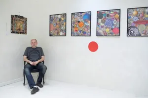 Выставка Павла Овчинникова «Радости потребления» в Esentai Mall