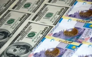Курс доллара составил почти 332 тенге