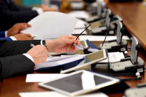 До 100 больных коронавирусом ежесуточно выявляют среди госслужащих РК