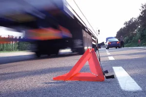 Водитель в Караганде погиб от удара в фонарный столб