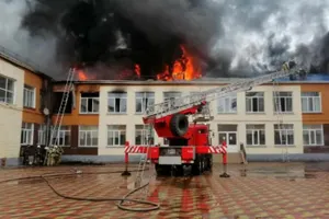 Аким назвал причины пожаров в двух школах Павлодара