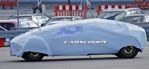 В интернет попали фото Mercedes странной формы