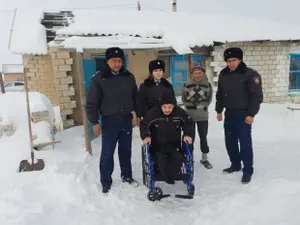 «Эстафету добра» в преддверии Нового года организовали полицейские ВКО