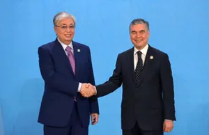 Токаев поздравил президента Туркменистана с 30-летием независимости страны