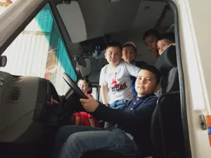 Покатали детей на пожарной машине спасатели Акмолинской области