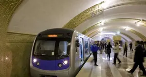 В Алматинском метрополитене начала работу мобильная библиотека
