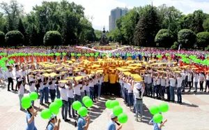 В Алматы прошел парад в День защиты детей