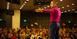 На самом деле я умная, но живу, как дура