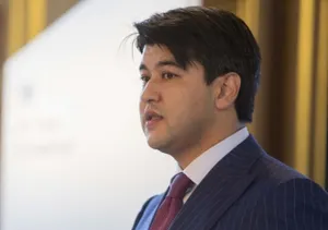 Взятки по делу Бишимбаева передавали возле столичных торговых центров