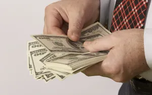 Доллар продолжает набирать силу