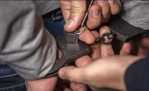 Павлодар тұрғынынан телефон алаяқтығына арналған жабдық тәркіленді