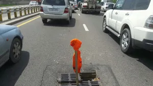 Открытый люк стал причиной страшного ДТП на Аль-Фараби в Алматы